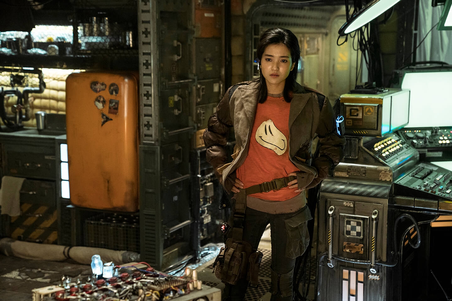 A atriz Kim Tae-ri atuando como a capitã da nave Victory no filme Nova Ordem Espacial disponível na Netflix