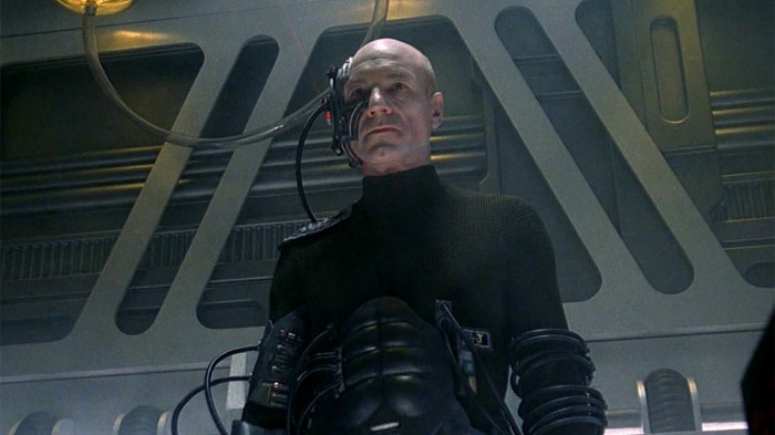 Picard sendo assimilado no especial "The Best of Both Worlds"